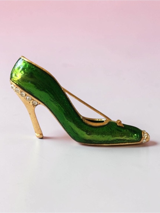 Source Unknown Jewelry - Vintage Green Enamel High‑Heel Shoe Brooch - Gold‑Tone w/ Rhinestones